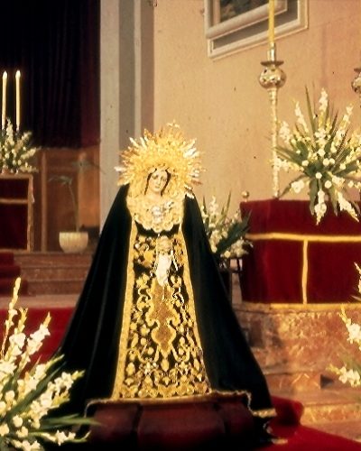 Dolores del Puente. Besamanos.1984-1